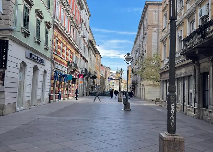 Apartment Euphoria *